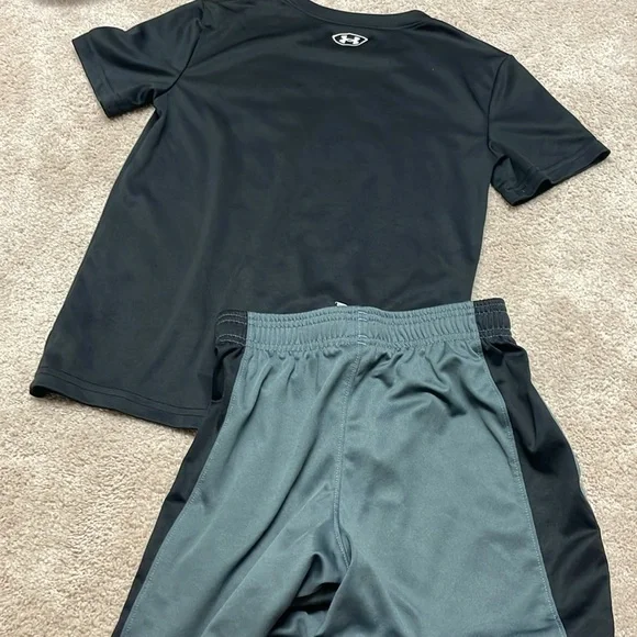 UNDER ARMOUR MATCHING SET - Picture 6 of 7